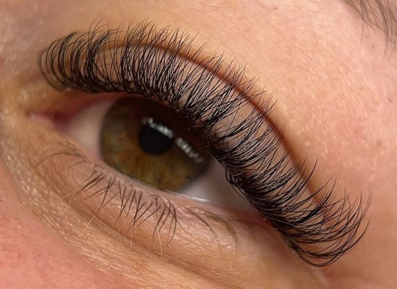 Wimpernverlängerung mit Soft-Volumen